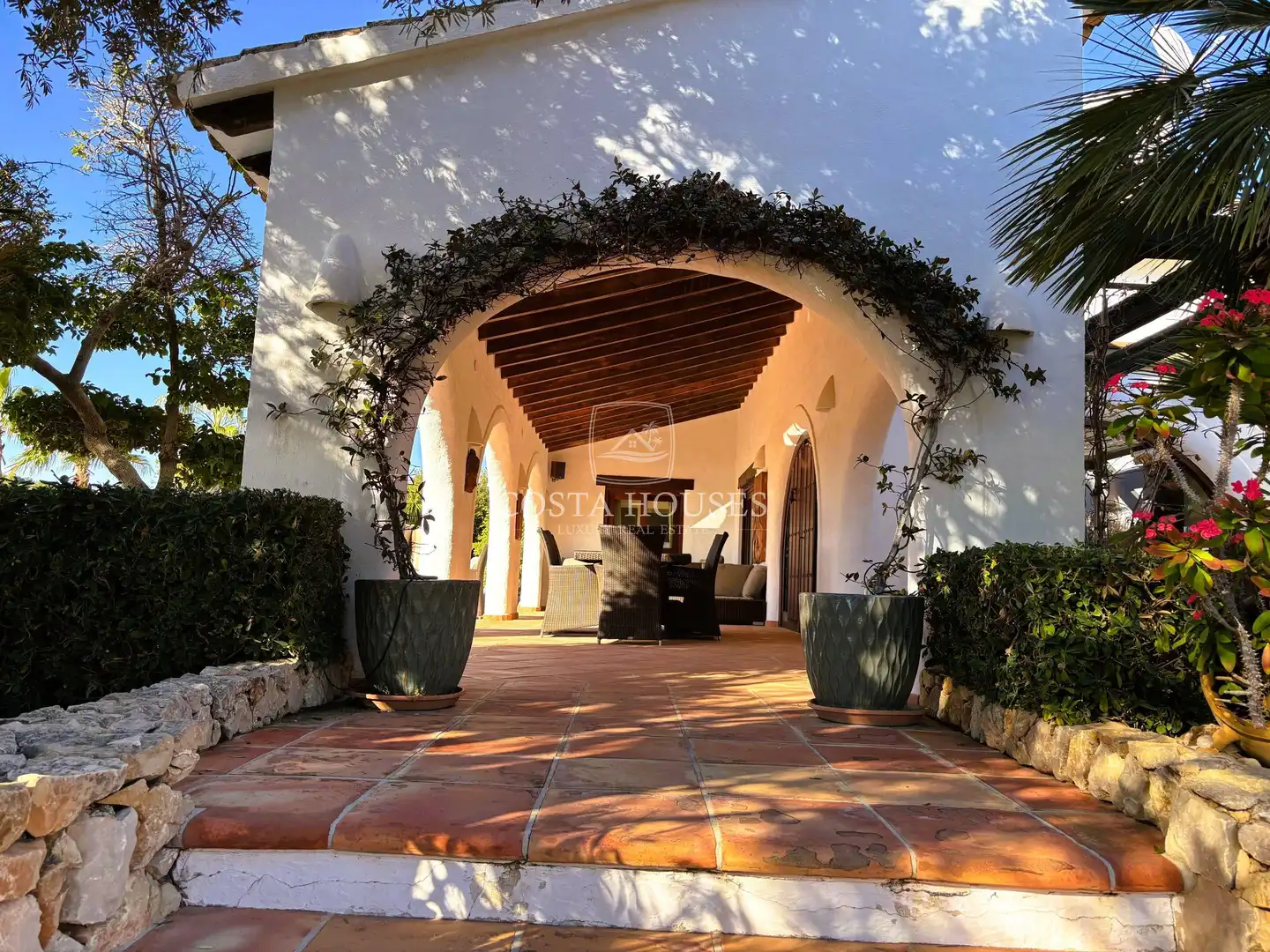 Vista exterior de Casa o xalet en venda en Moraira amb Aire condicionat, Calefacció i Jardí privat