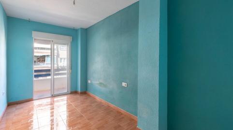 Foto 2 de Piso en venta en Calle Almuñécar, 22, Barrio de Zaidín,  Granada Capital