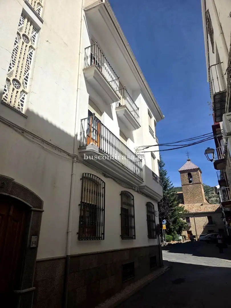 Außenansicht von Wohnung zum Verkauf in Valdepeñas de Jaén mit Balkon