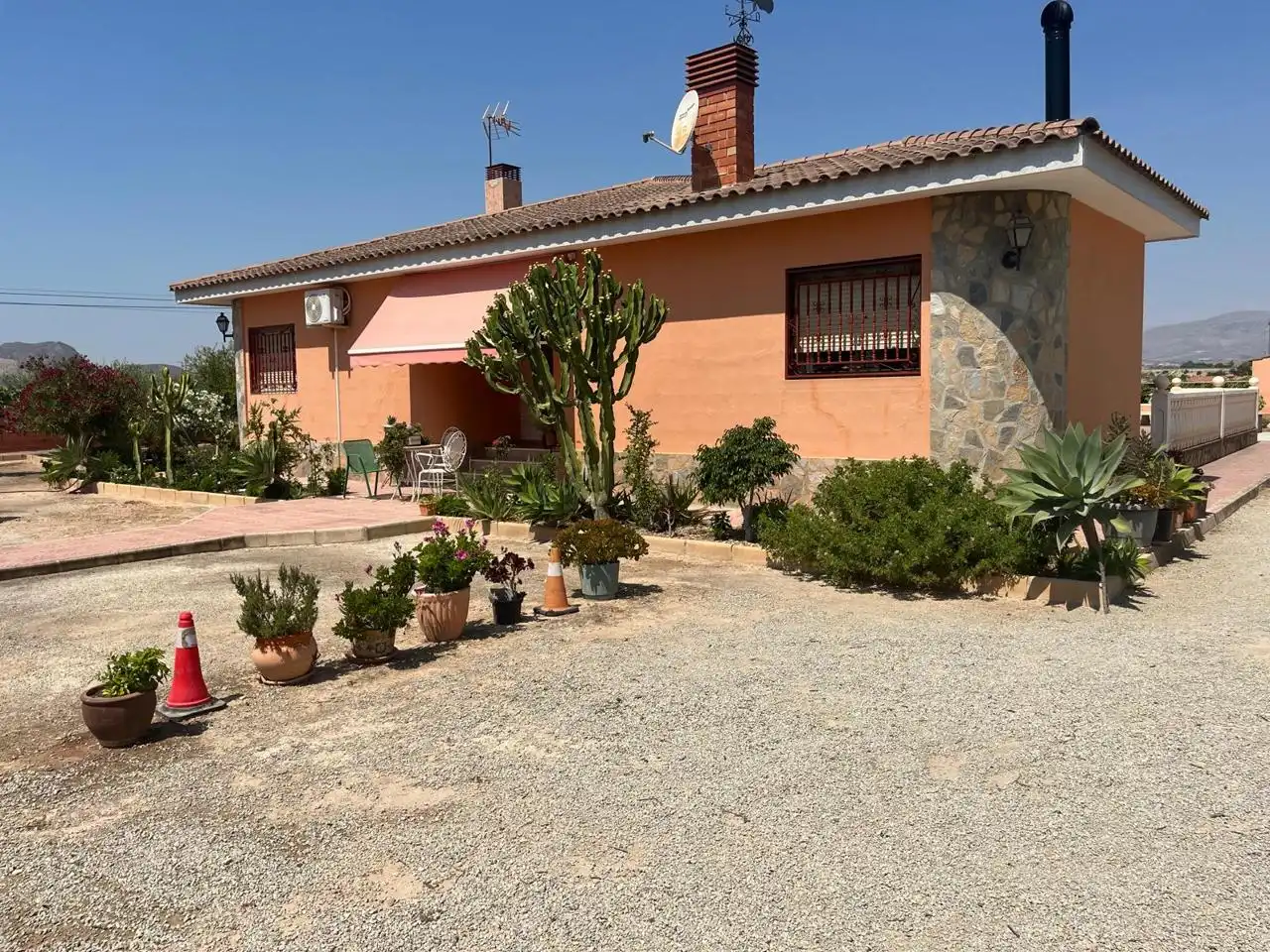 Vista exterior de Casa o chalet en venta en Alicante / Alacant con Aire acondicionado, Jardín privado y Terraza