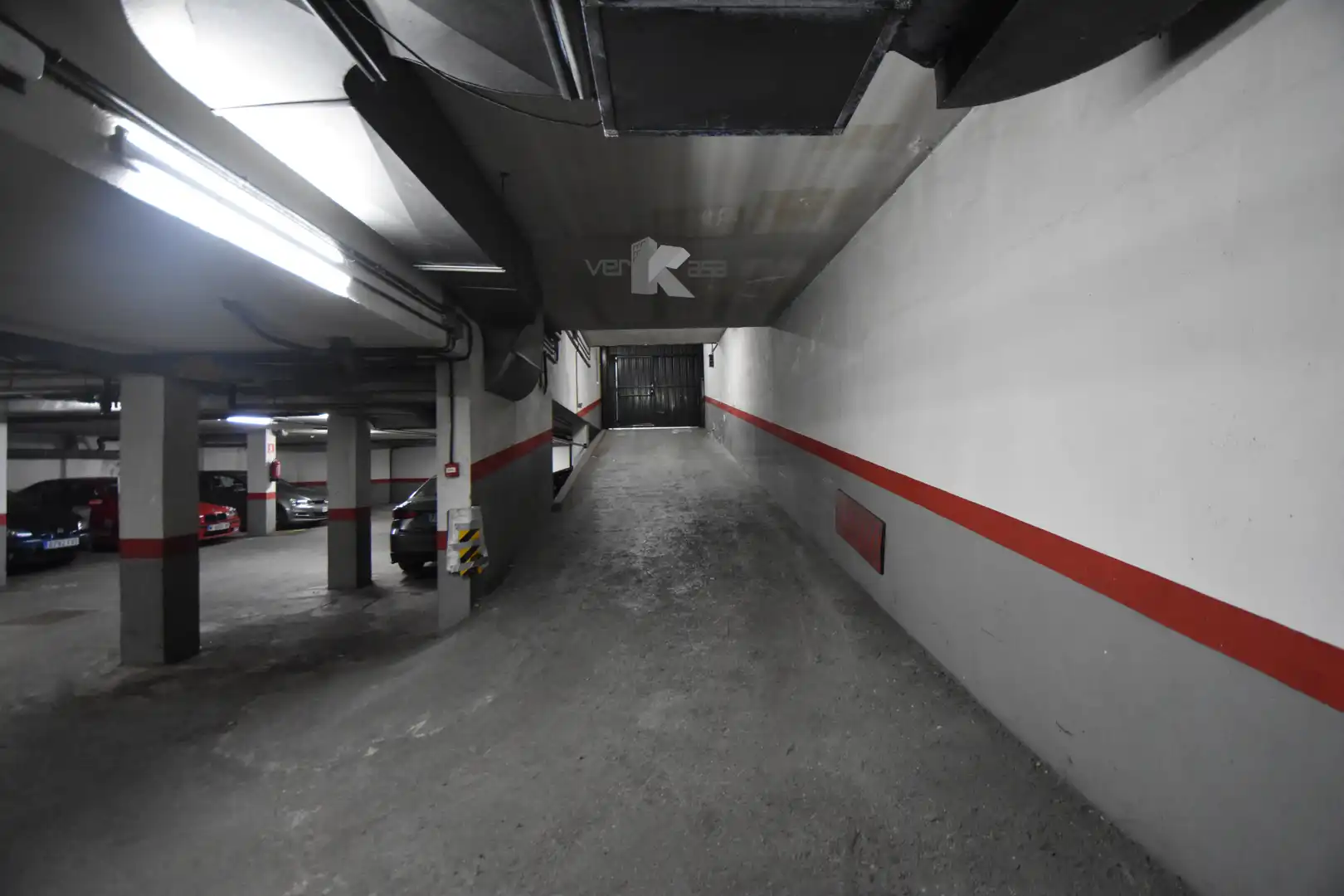 Parkplatz von Garage zum Verkauf in Pinto