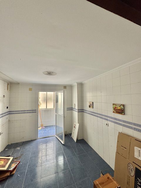 Bany de Pis en venda en La Rinconada amb Terrassa