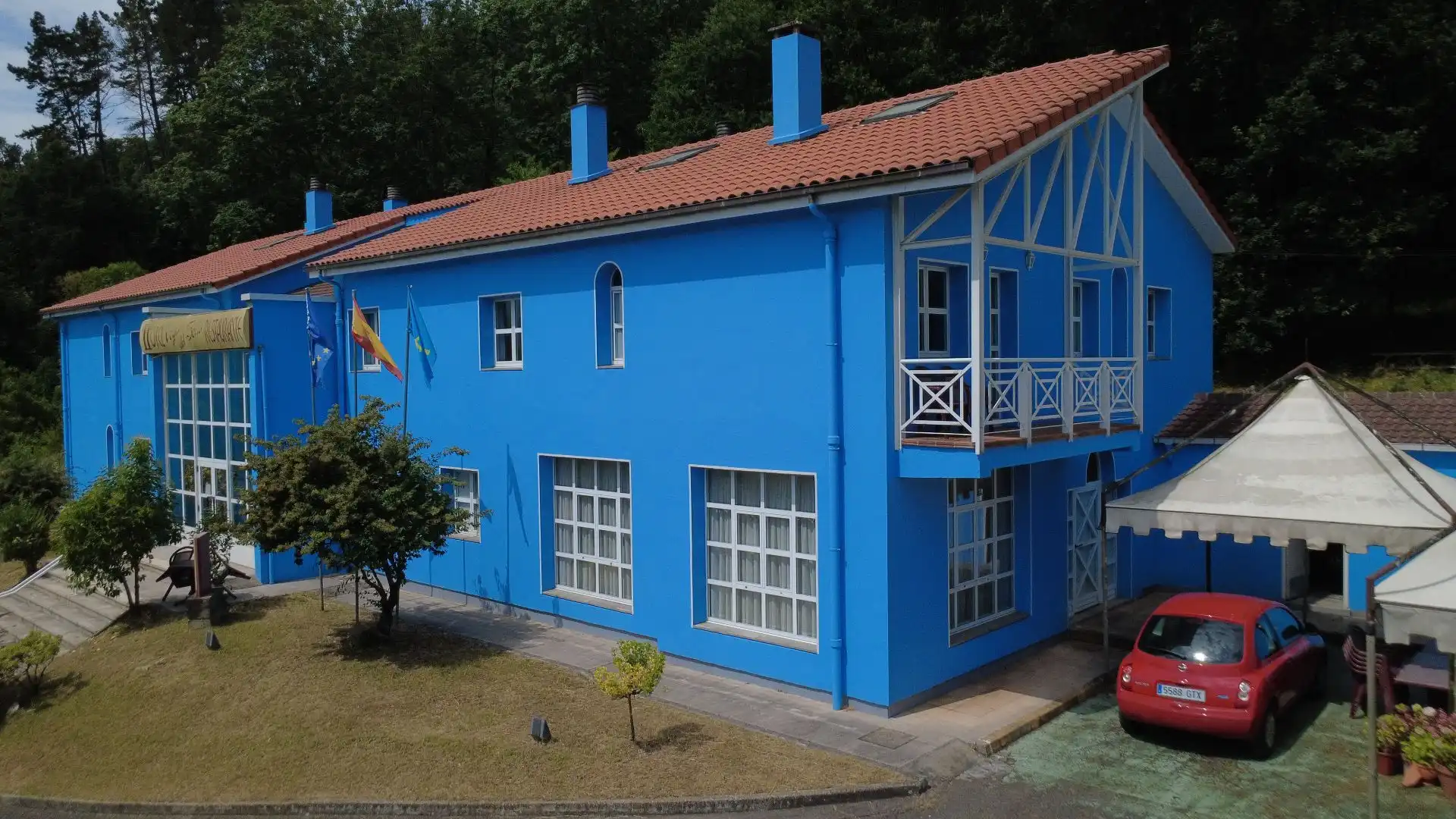 Vista exterior de Edificio en venta en Cangas de Onís