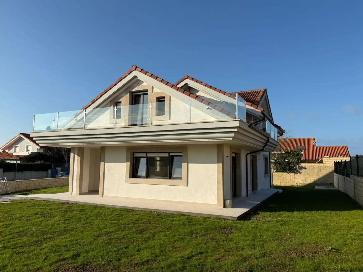 Vista exterior de Casa o chalet en venta en Bareyo con Calefacción, Jardín privado y Terraza