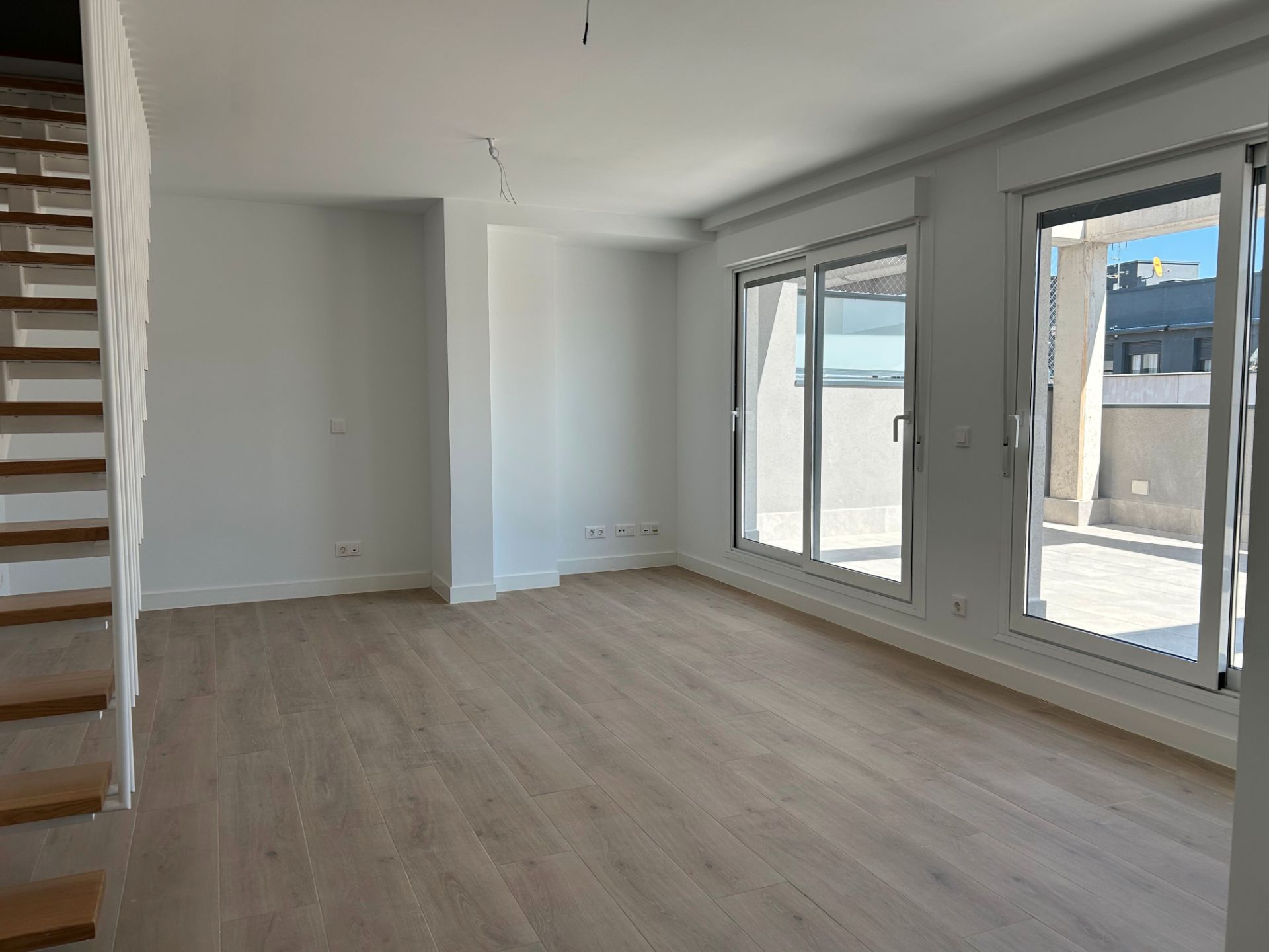 Sala d'estar de Àtic en venda en Alcalá de Henares amb Aire condicionat, Calefacció i Terrassa