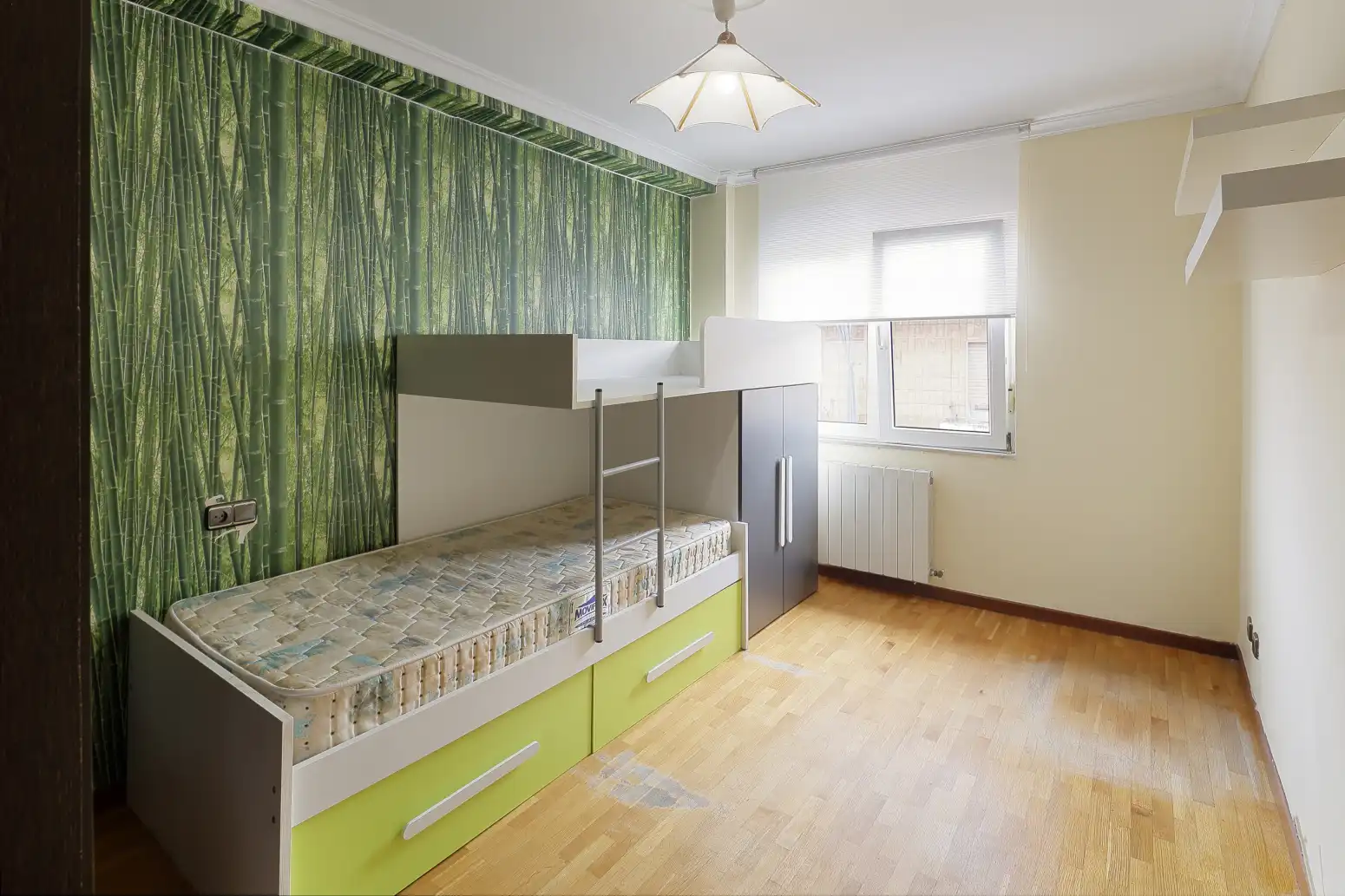 Bedroom of Flat for sale in Este