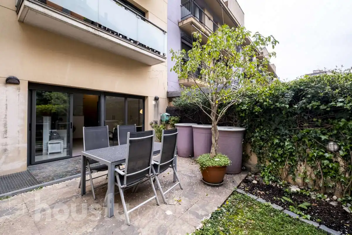 Vista exterior de Casa o chalet en venta en Barcelona con Aire acondicionado, Calefacción y Jardín privado