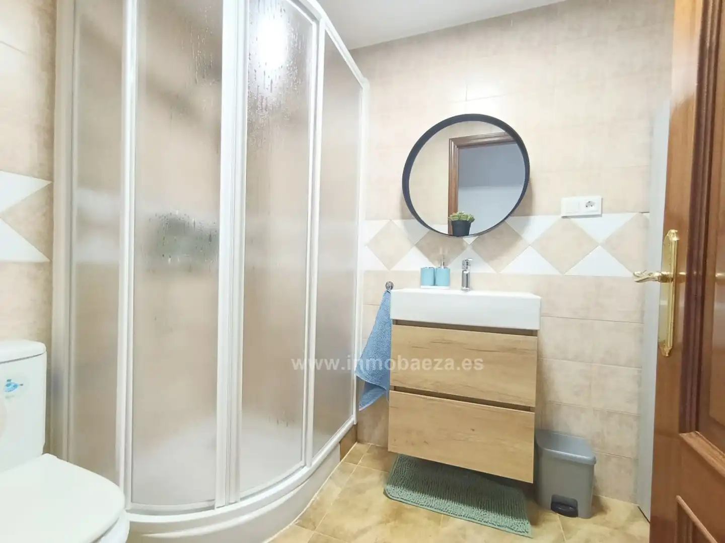 Bany de Apartament de lloguer en Baeza amb Aire condicionat, Terrassa i Moblat
