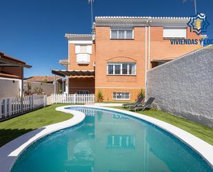 Exterior view of Single-family semi-detached for sale in Albolote  with Air Conditioner, Heating and Private garden