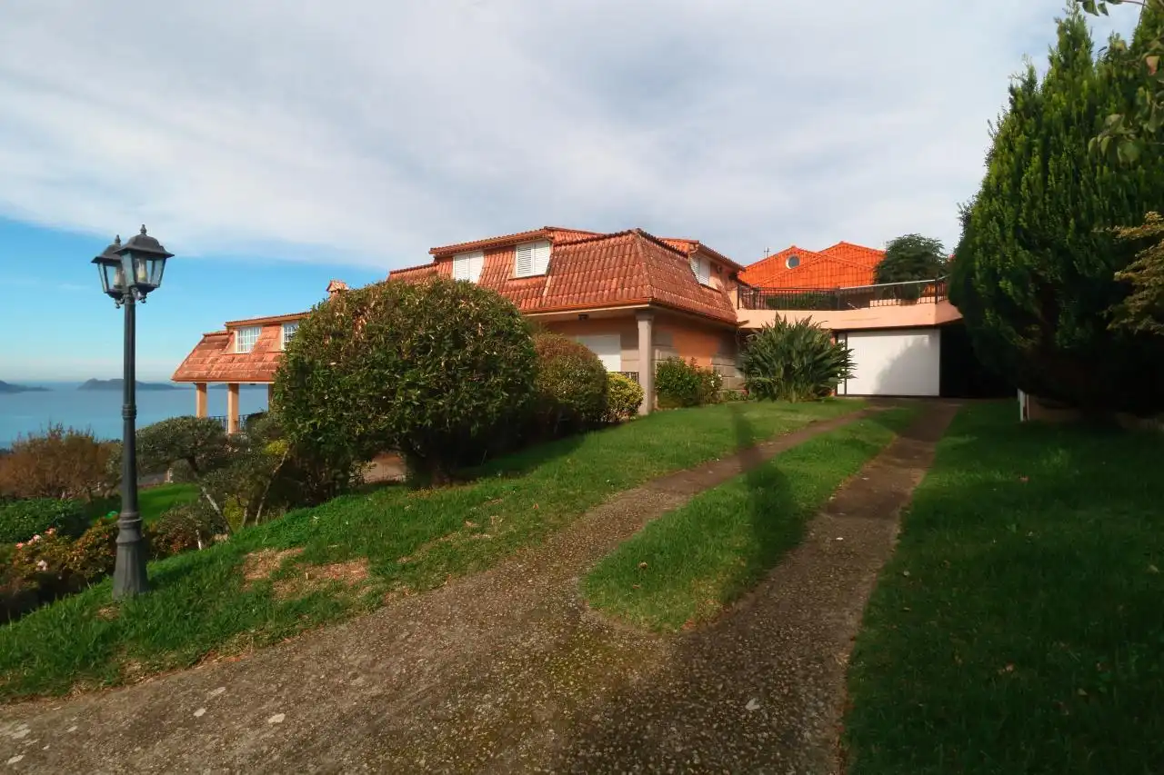 Casa con piscina en venta en Rua Acebo, imagen 3