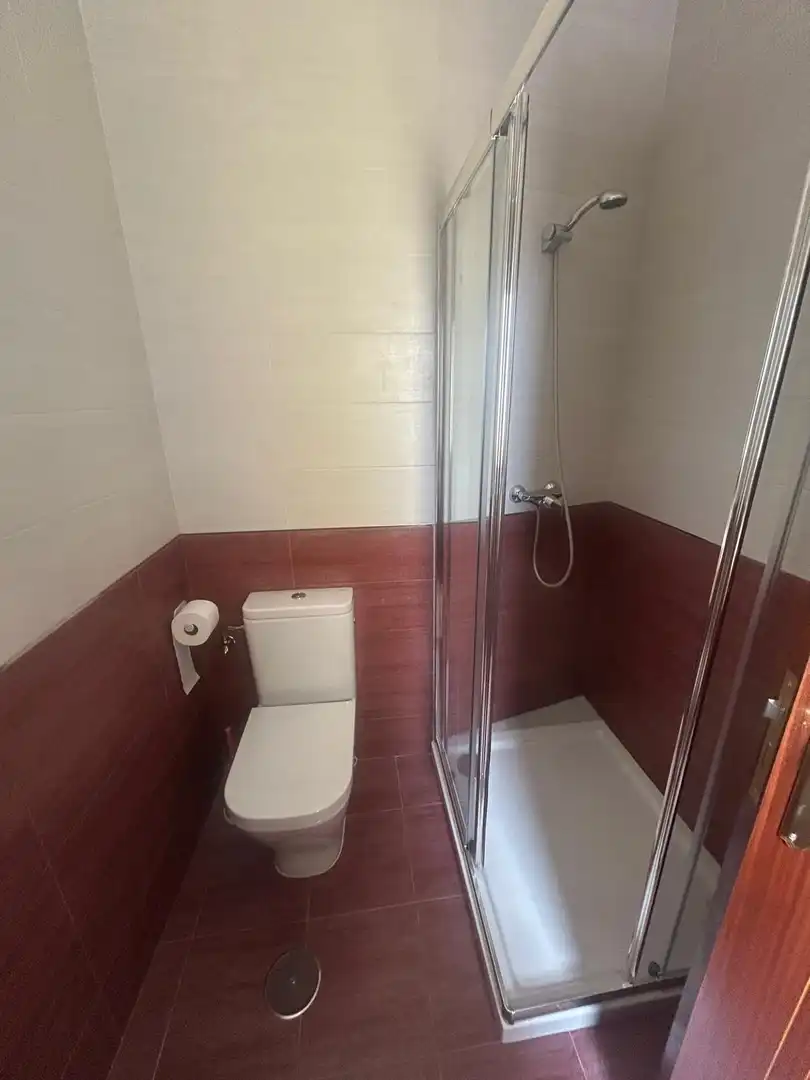 Badezimmer von Wohnung zur Miete in Ribeira mit Heizung und Möbliert