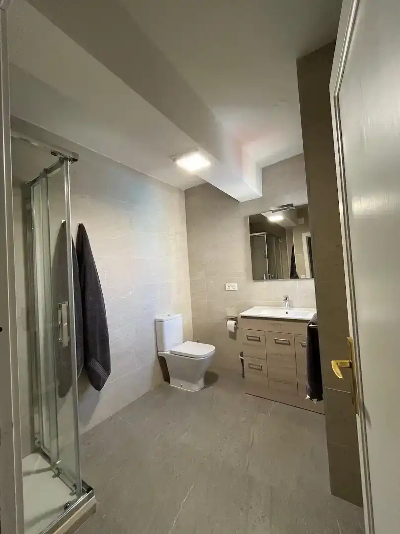 Baño de Casa o chalet de alquiler en Calvarrasa de Abajo con Jardín privado, Piscina y Amueblado