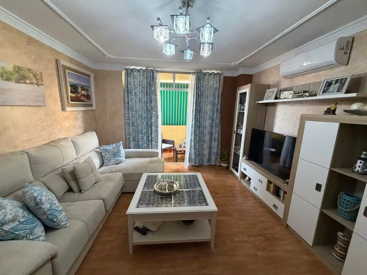 Sala d'estar de Pis en venda en Sanlúcar de Barrameda amb Aire condicionat, Terrassa i Moblat