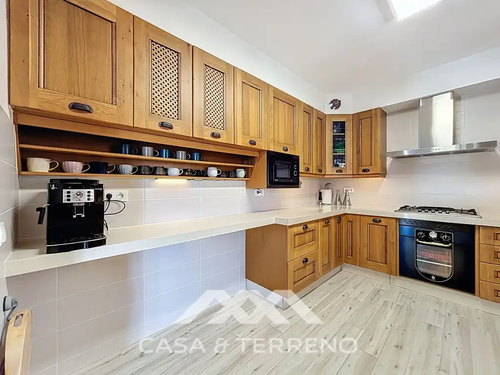 Cuina de Casa o xalet en venda en Alcaucín amb Aire condicionat, Terrassa i Piscina