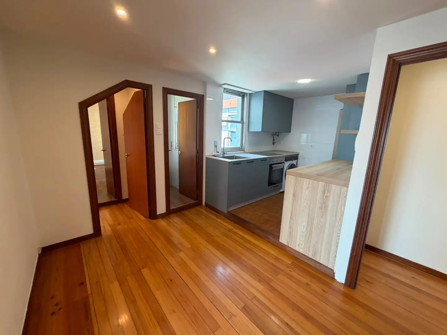 Cocina de Ático de alquiler en Ferrol con Calefacción, Parquet y Terraza