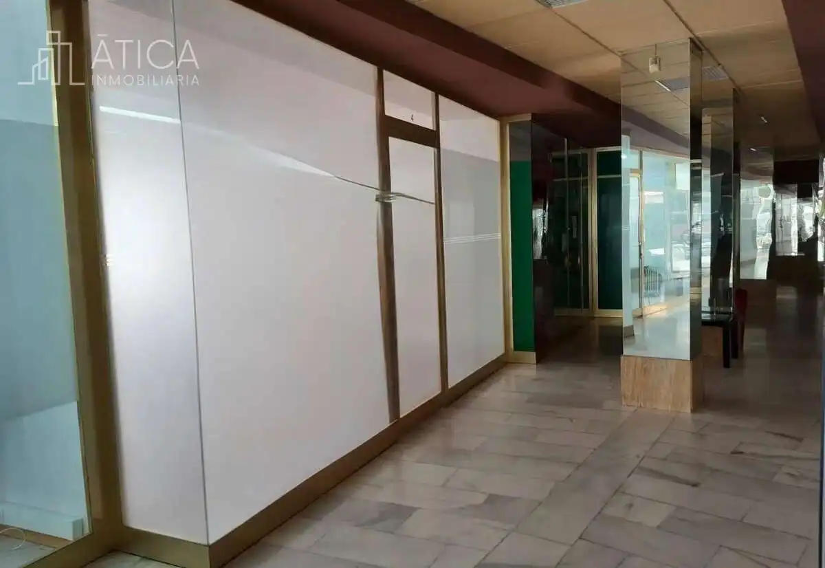Locale commerciale in affitto a Santa Marta de Tormes