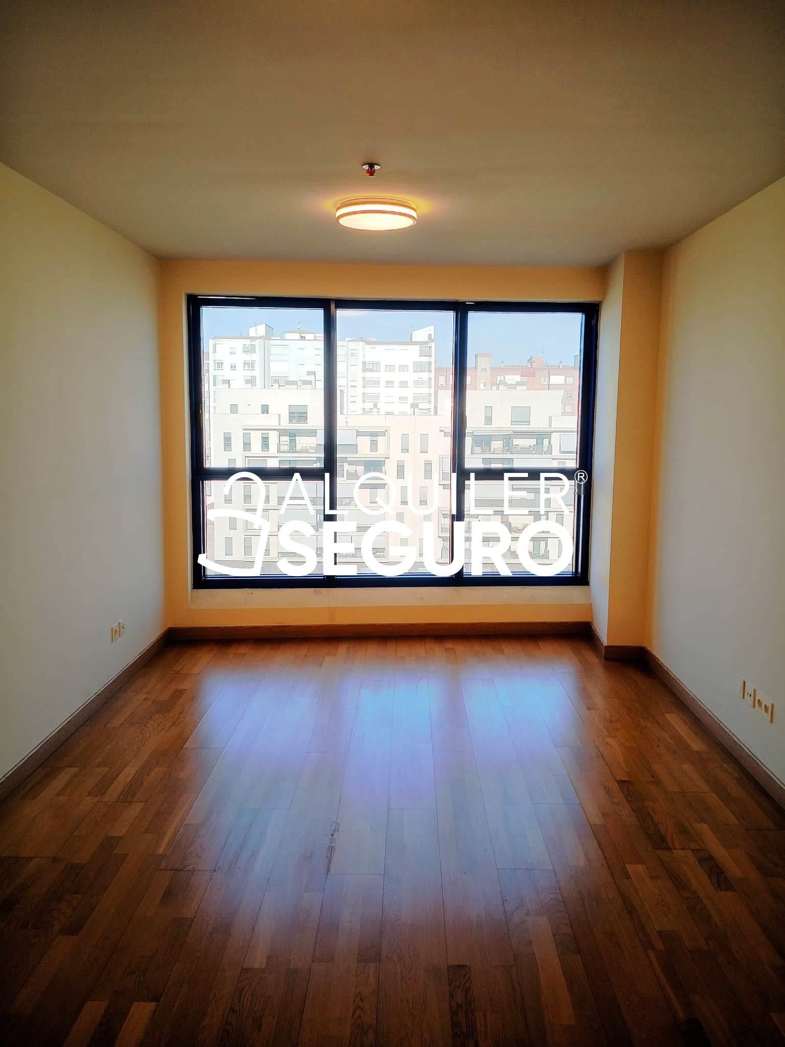 Habitación de Piso de alquiler en Valladolid Capital con Aire acondicionado, Calefacción y Piscina