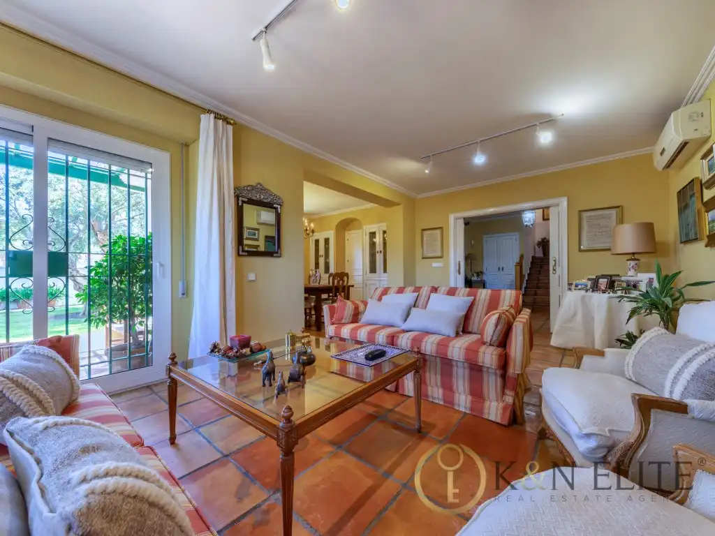 Sala d'estar de Casa o xalet en venda en Alicante / Alacant amb Aire condicionat, Jardí privat i Terrassa