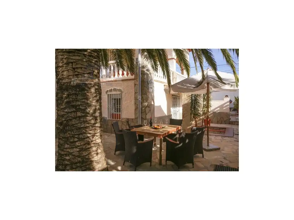 Casa amb piscina en venda a Calle Illes Canaries De Les, imagen 4