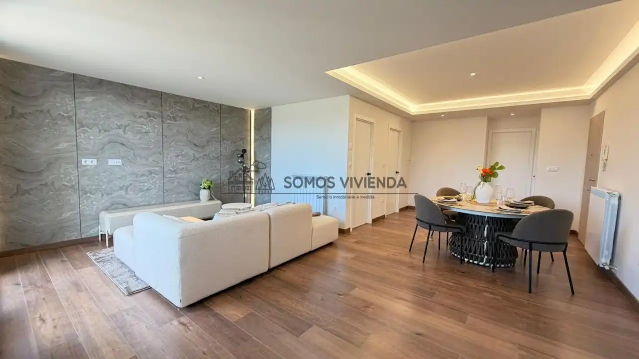 Sala de estar de Piso en venta en Ourense Capital  con Calefacción, Trastero y Balcón