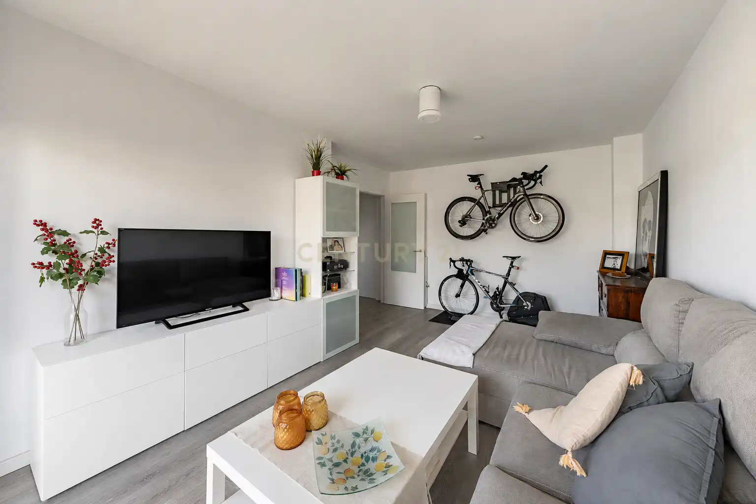 Sala de estar de Piso en venta en Sant Pere de Ribes con Trastero, Horno y Microondas