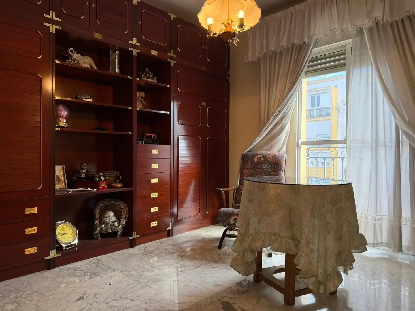Bedroom of Houses for sale in Sevilla