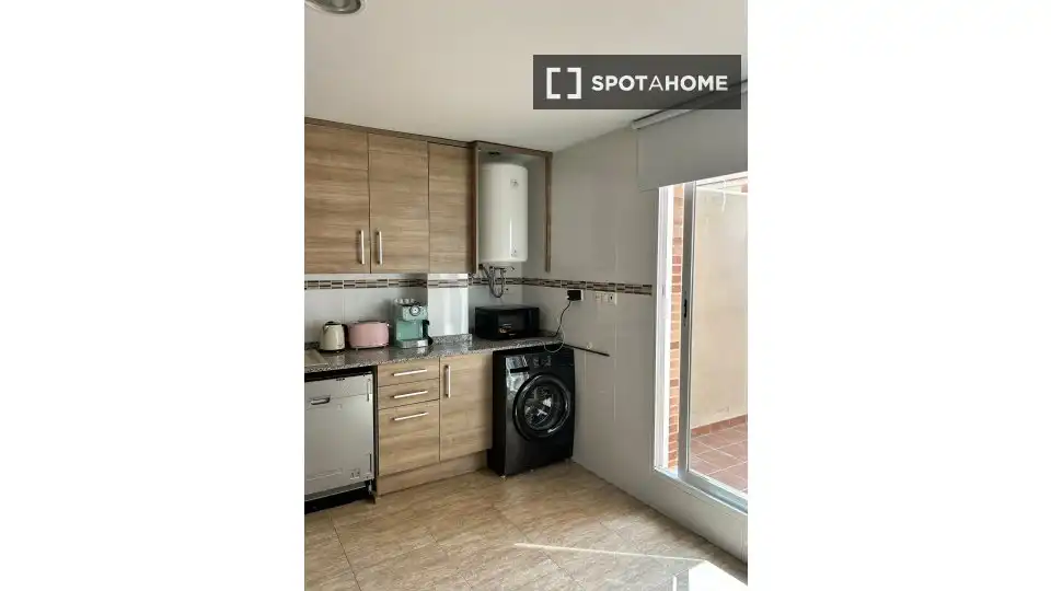 Kitchen of Flat for rent in Valencia  with Air Conditioner, Heating and Furnished