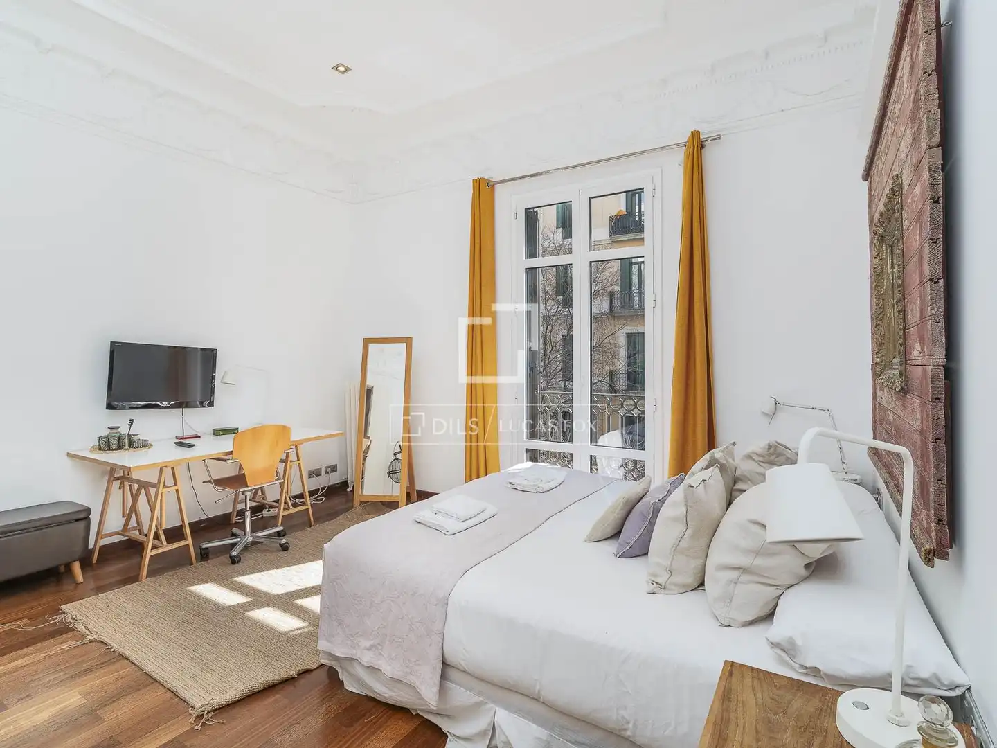 Schlafzimmer von Wohnung zum Verkauf in Barcelona mit Klimaanlage, Heizung und Balkon
