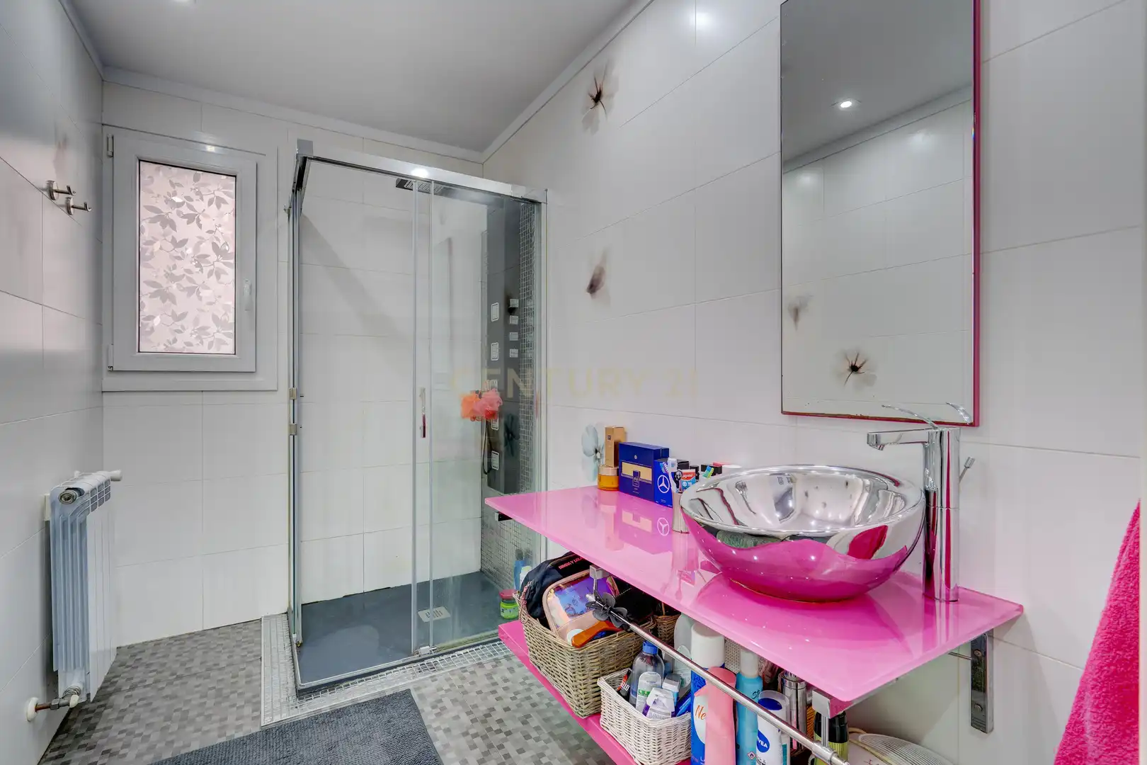 Badezimmer von Wohnungen zum Verkauf in Donostia - San Sebastián 