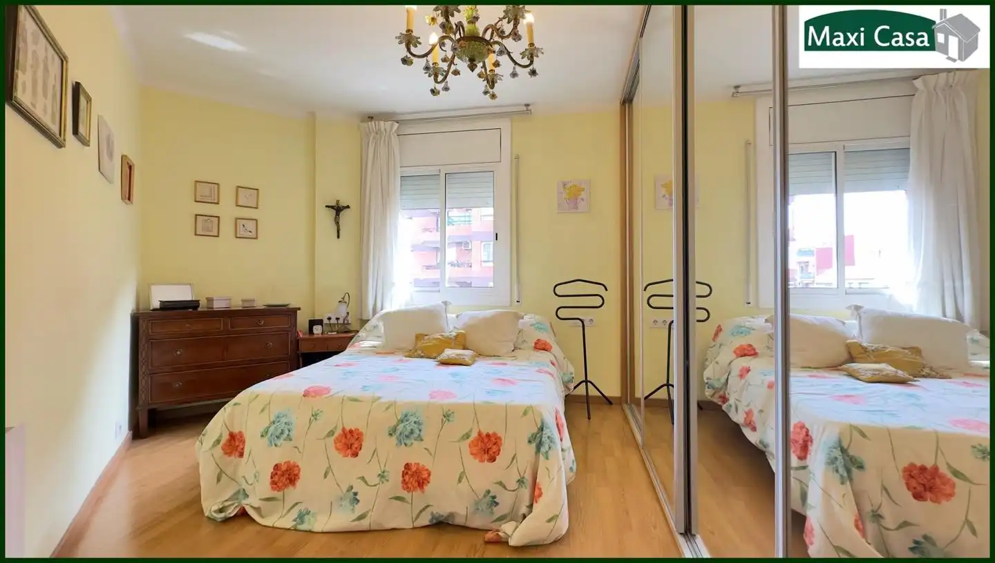 Bedroom of Flat for sale in Barcelona  with Heating, Parquet flooring and Terrace