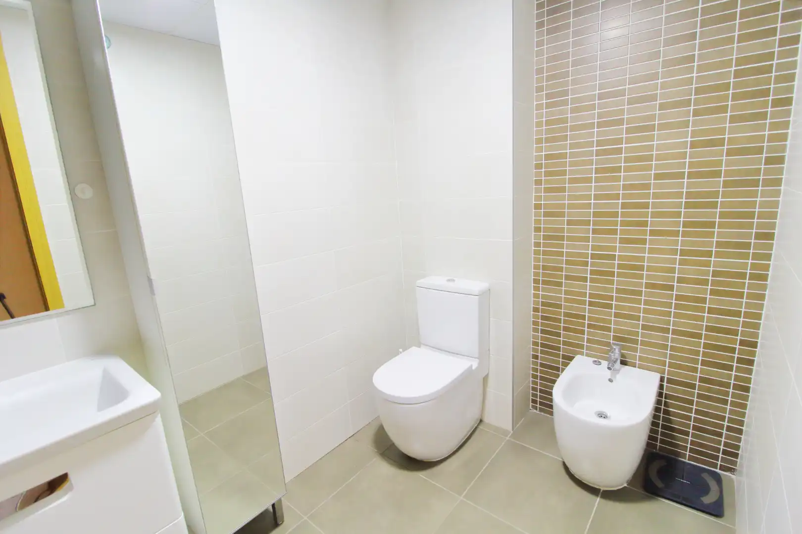 Bathroom of Flat for sale in Valencia  with Air Conditioner, Parquet flooring and Balcony