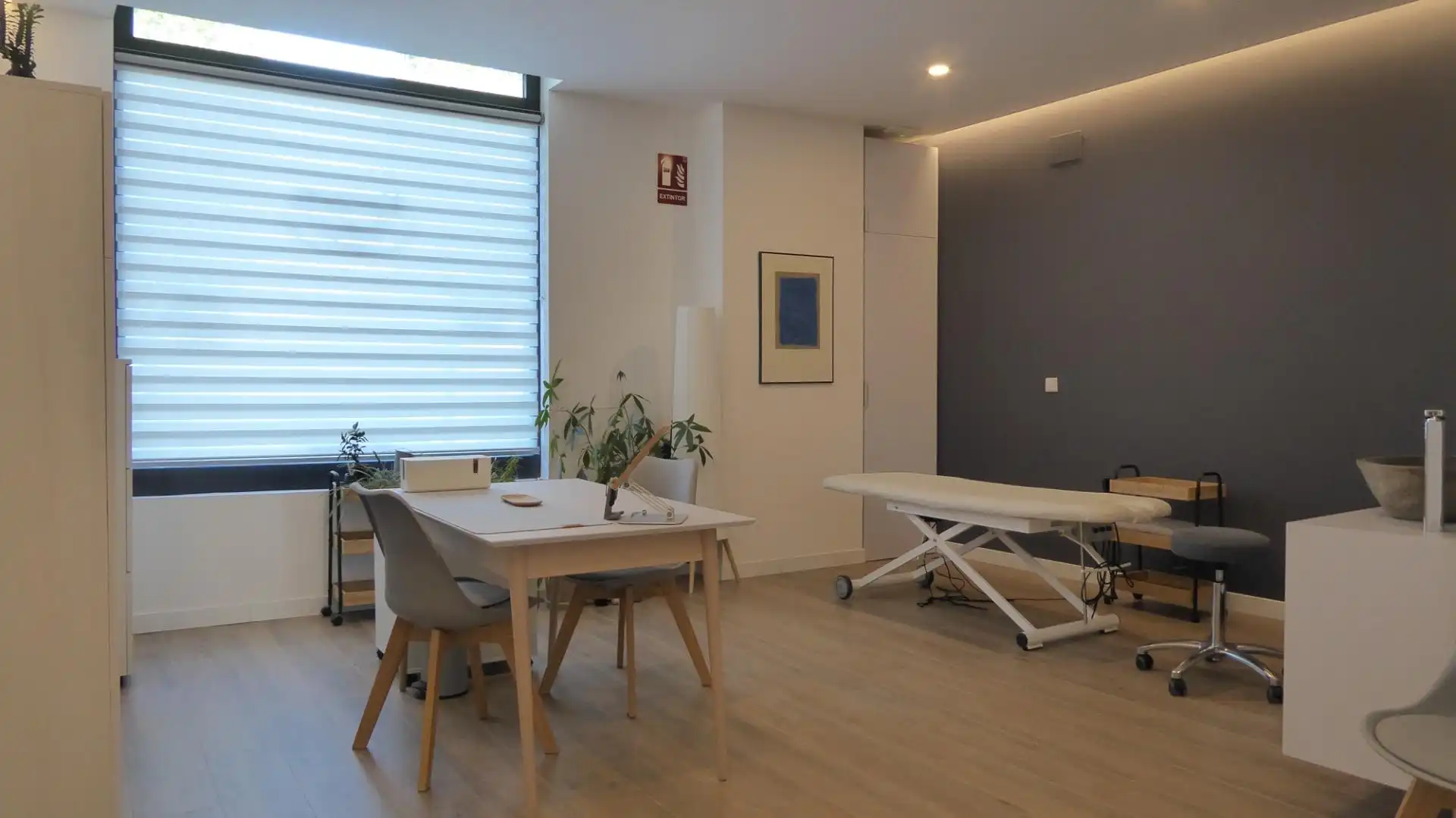 Menjador de Local de lloguer en Aranguren amb Aire condicionat i Moblat