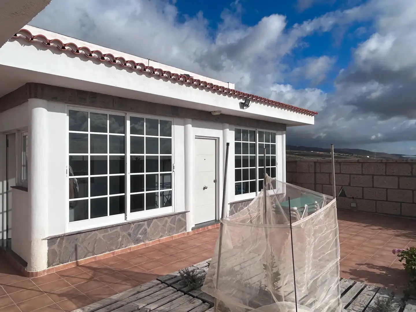 Vista exterior de Casa o xalet en venda en Granadilla de Abona amb Terrassa, Traster i Rentadora