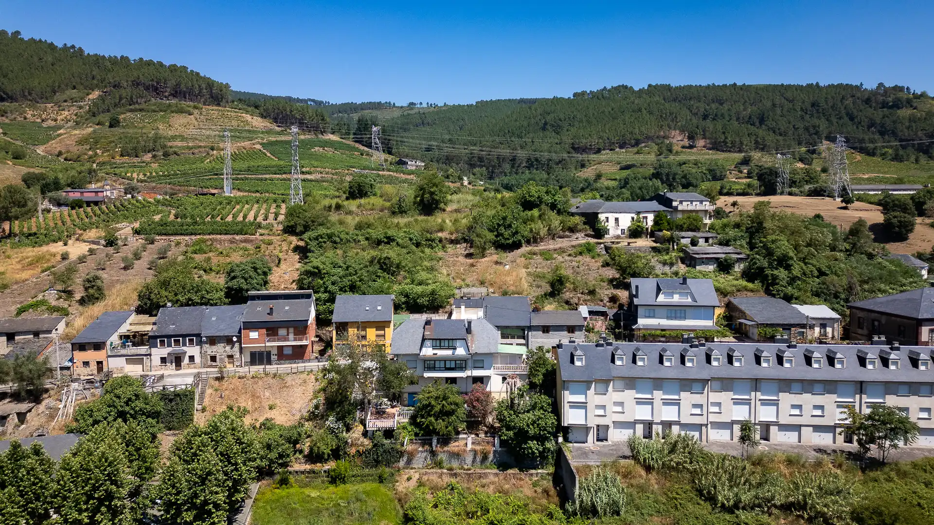 Vista exterior de Finca rústica en venda en Vilamartín de Valdeorras