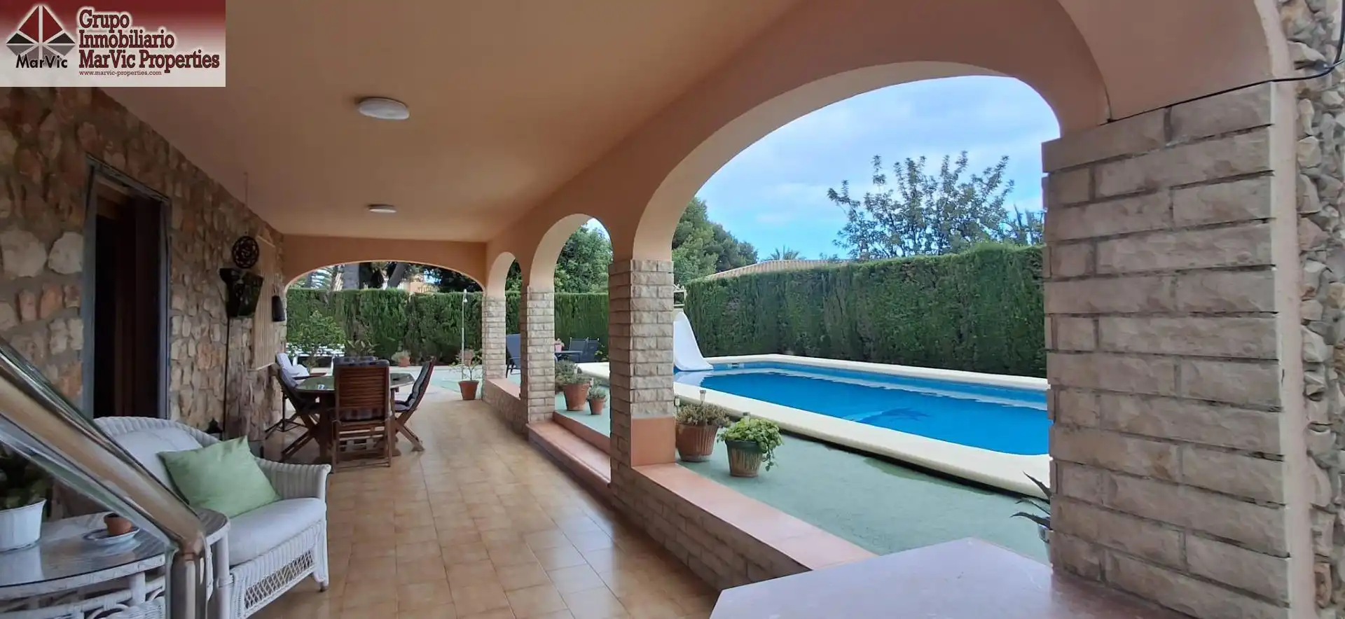 Piscina de Casa o xalet en venda en Benidorm amb Aire condicionat, Jardí privat i Terrassa