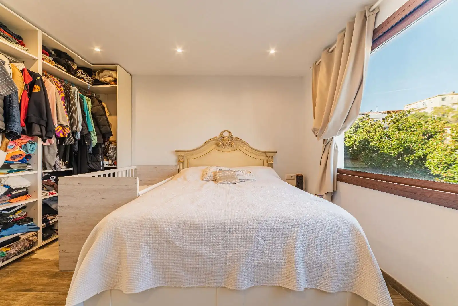 Bedroom of Houses for sale in Nucli Urbà 