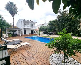 Jardí de Casa o xalet en venda en Torredembarra amb Aire condicionat, Terrassa i Piscina