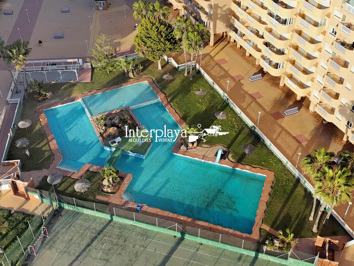Schwimmbecken von Maisonette zum Verkauf in La Manga del Mar Menor mit Klimaanlage, Möbliert und Gemeinschaftspool