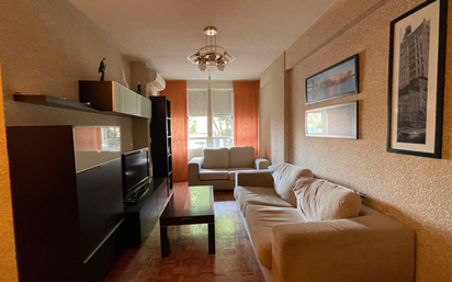 Living room of Flat for sale in Fuenlabrada  with Air Conditioner and Community pool