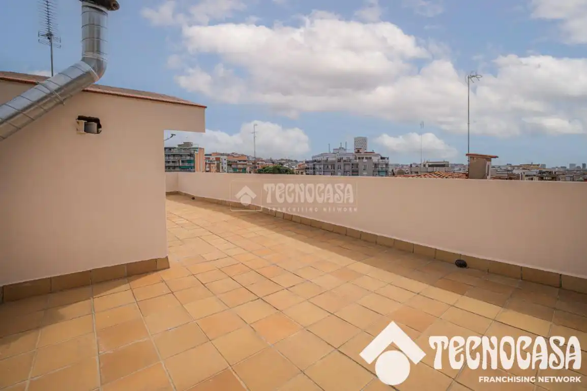 Terrace of Houses for sale in Santa Coloma de Gramenet  with Air Conditioner, Heating and Terrace