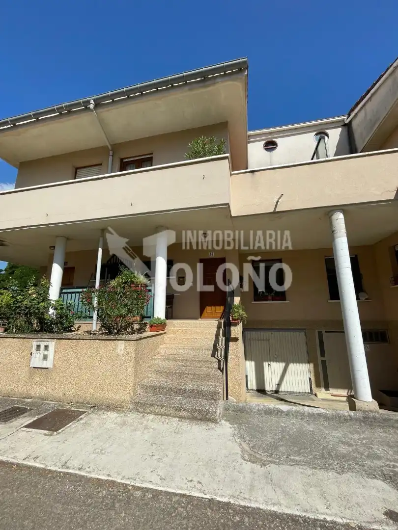 Vista exterior de Casa o xalet en venda en Rodezno amb Calefacció, Jardí privat i Parquet