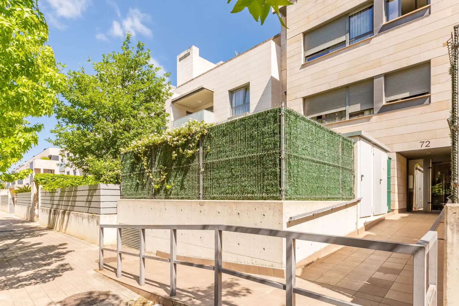 Vista exterior de Ático en venta en Huarte / Uharte con Calefacción, Parquet y Terraza