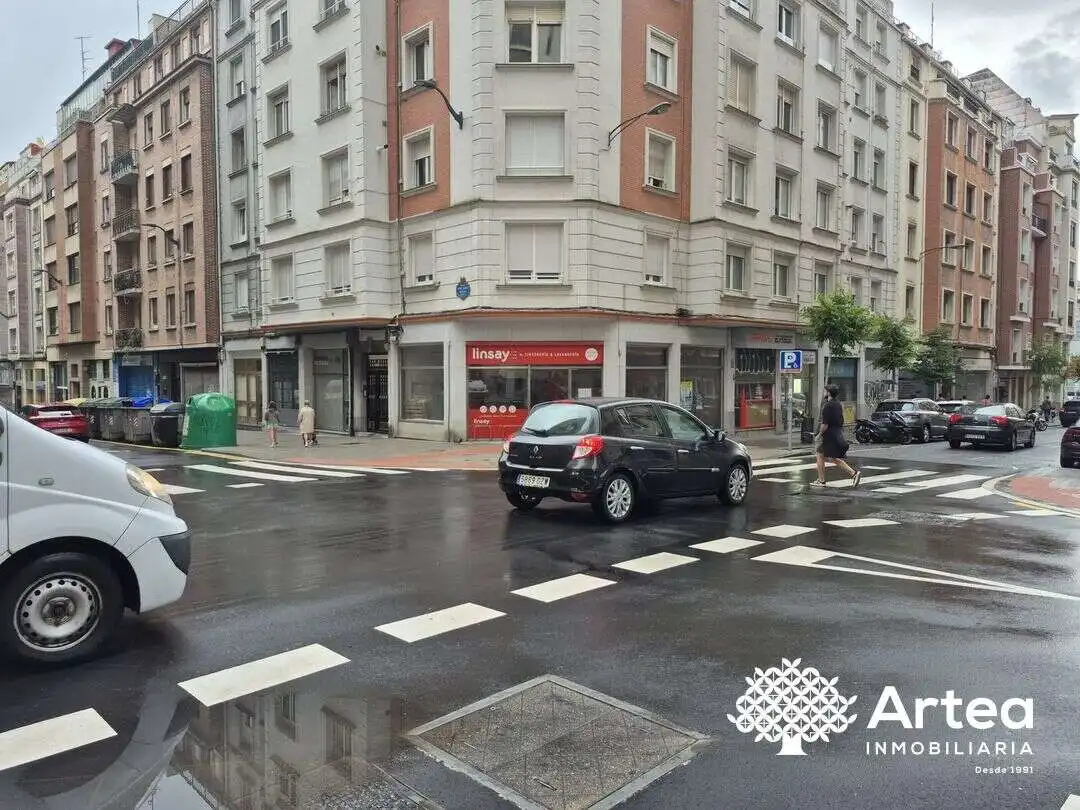 Außenansicht von Garage zum Verkauf in Bilbao 