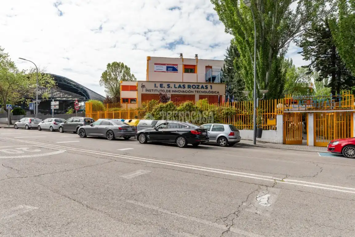 Außenansicht von Wohnung zum Verkauf in Las Rozas de Madrid mit Klimaanlage, Heizung und Terrasse