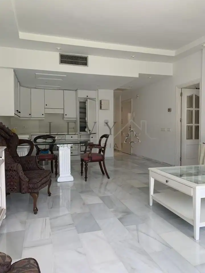Apartment mit Pool zum Verkauf in Nueva Andalucía