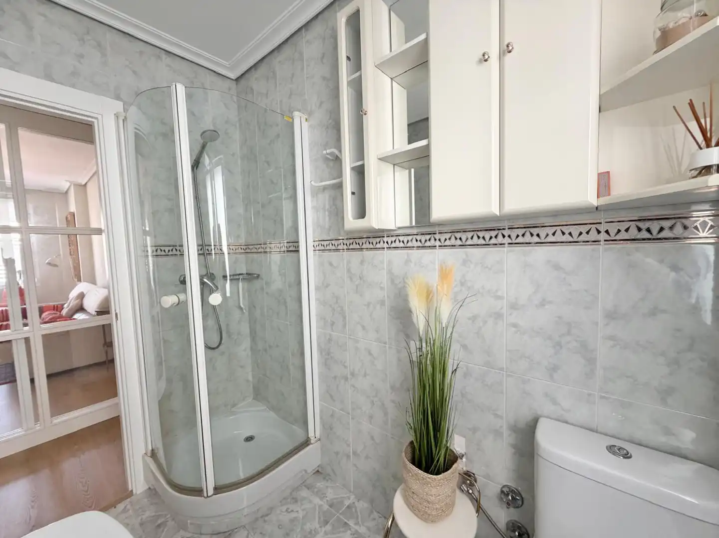 Bathroom of Flat for rent in  Logroño  with Heating, Terrace and Furnished
