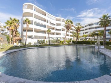 Pis amb piscina en venda a Playa de Granada