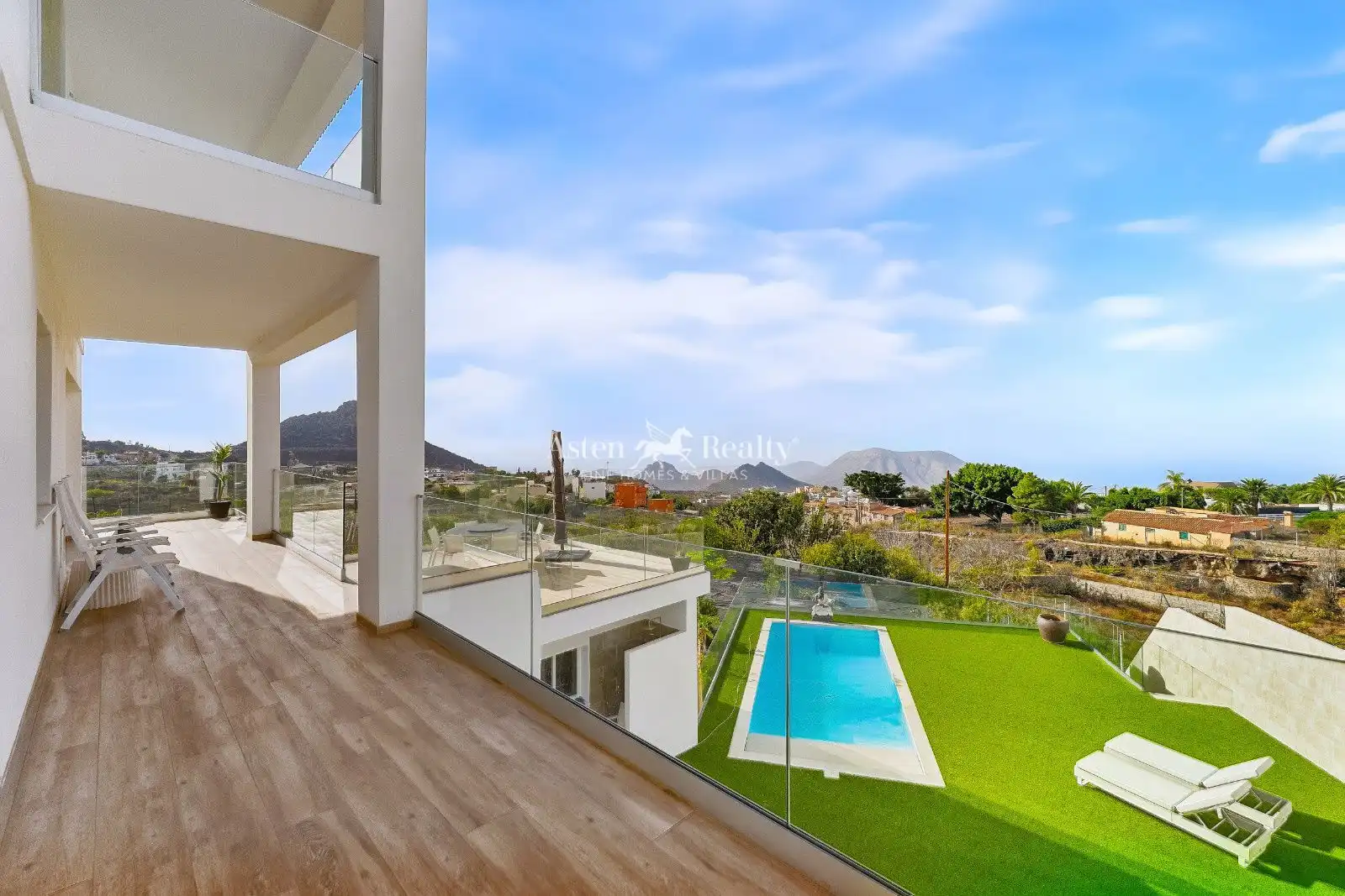 Exterior view of Houses for sale in La Camella