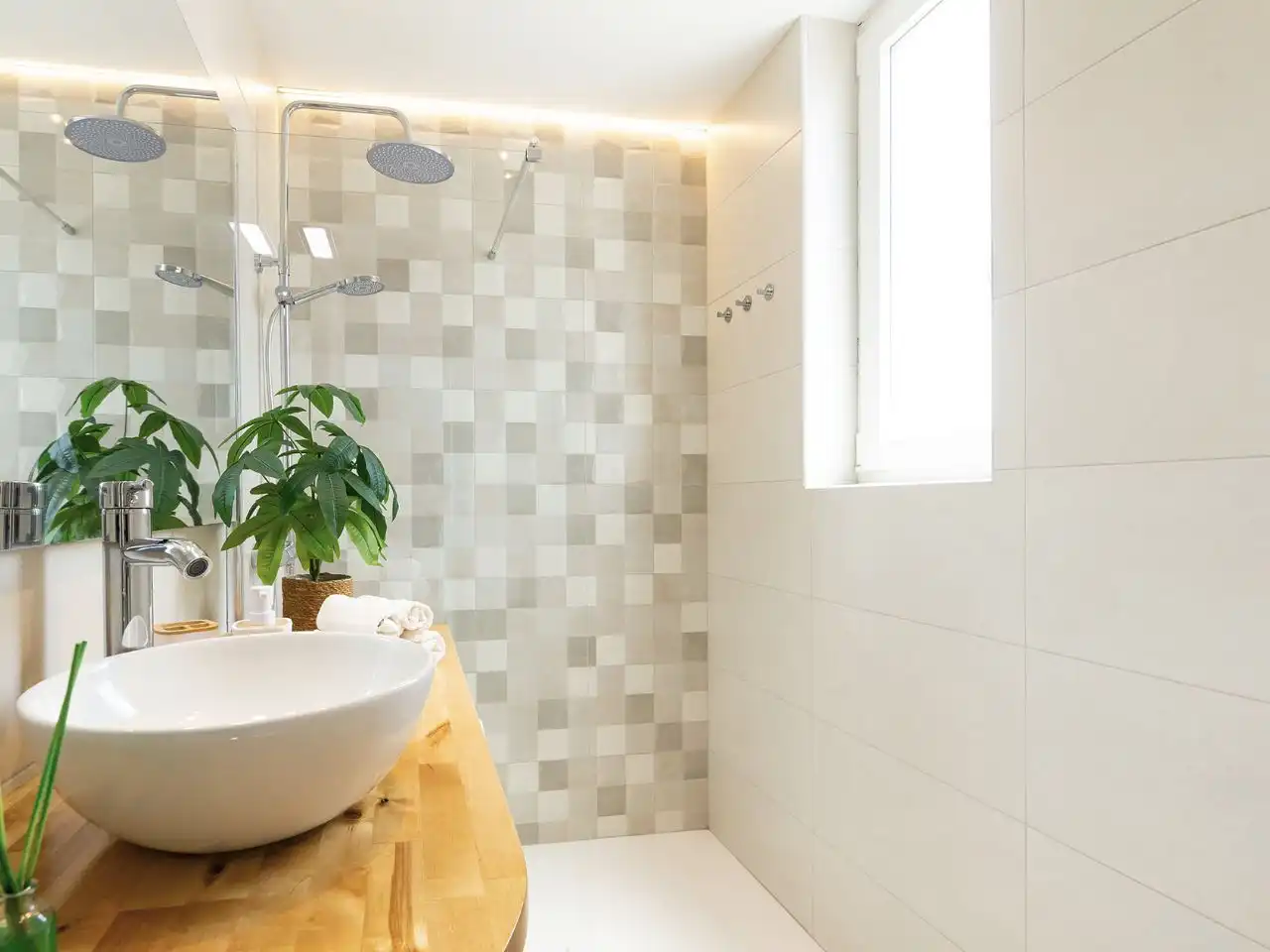 Bathroom of Flat for share in Murcia  with Air Conditioner, Heating and Terrace