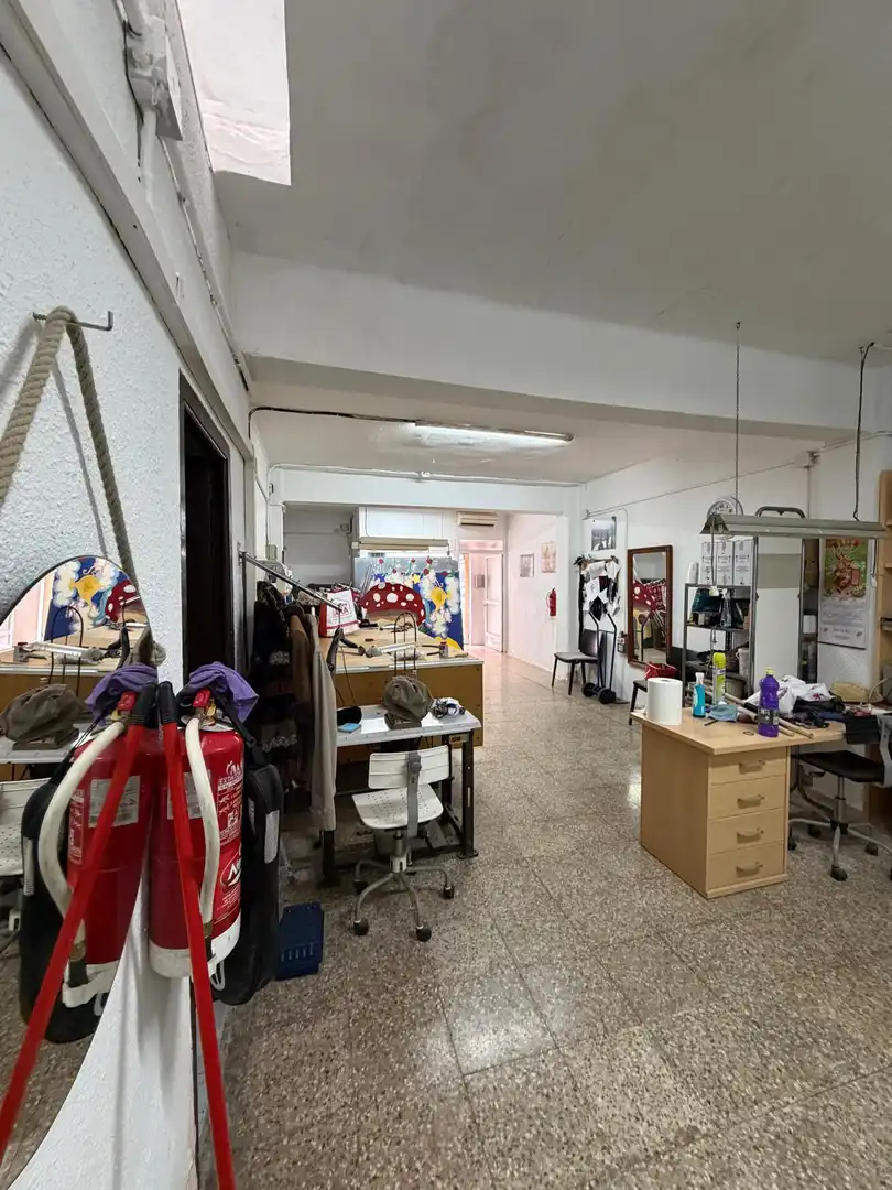 Local comercial en venda a Carrer de les Arts i dels Oficis, imagen 5